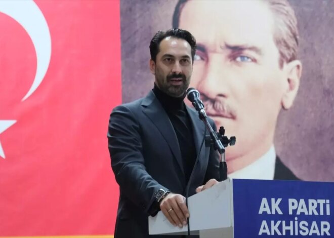 AK Parti’li Arınç’tan Manisa Büyükşehir Belediye Başkanı Zeyrek’e eleştiri